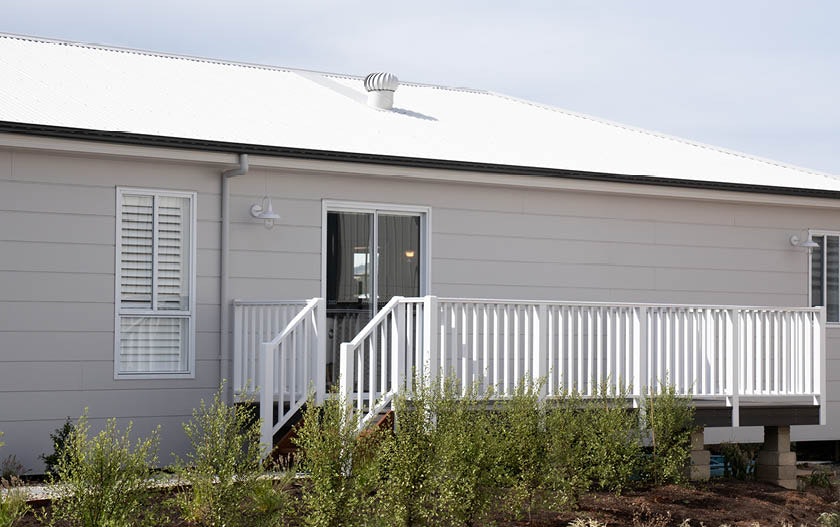Web-Article-Listing-Image AKORA-sustainable-living-colorbond-steel-roofing-840x527